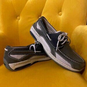 LNWOT Dunham Men’s Grey/Navy Nubuck Captain Boat Shoe 10 4E